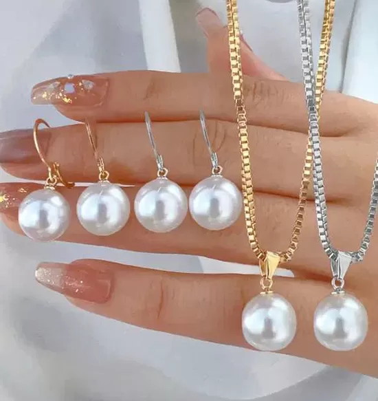 CONJUNTO DE ARETES Y COLLAR DE PERLAS PARA MUJER