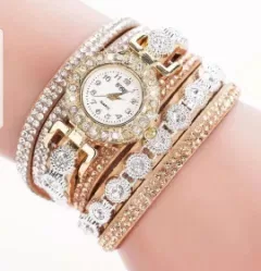 RELOJ CON PULSERA DE CUERO REVESTIDA CON DIAMANTES DE IMITACION